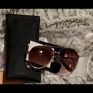Oscar De La rents aviator sunglasses